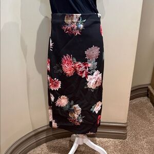 Zara Black Floral Pencil Skirt
